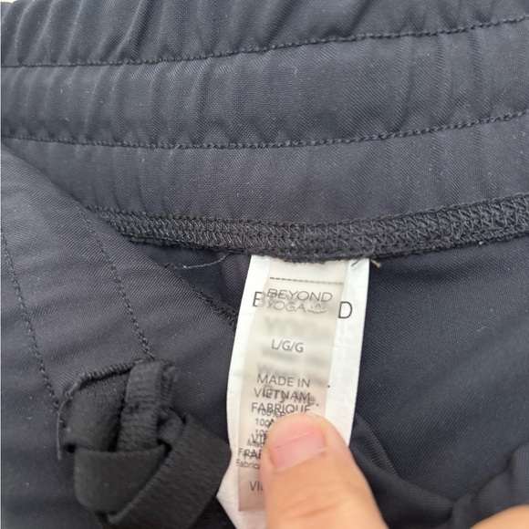 Beyond Yoga Wide Leg Cargo Pants City Chic Black size Large - Picture 6 of 6